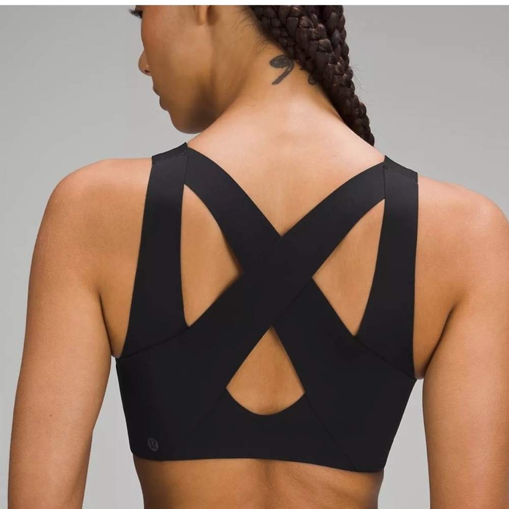 Lululemon Black Cross-Back Sports Bra Intimates
